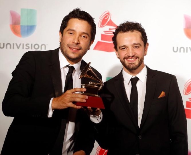 Andrés Torres y Mauricio Rengifo ganan LATIN GRAMMY a ‘GRABACIÓN DEL AÑO’ por su trabajo en “DESPACITO”