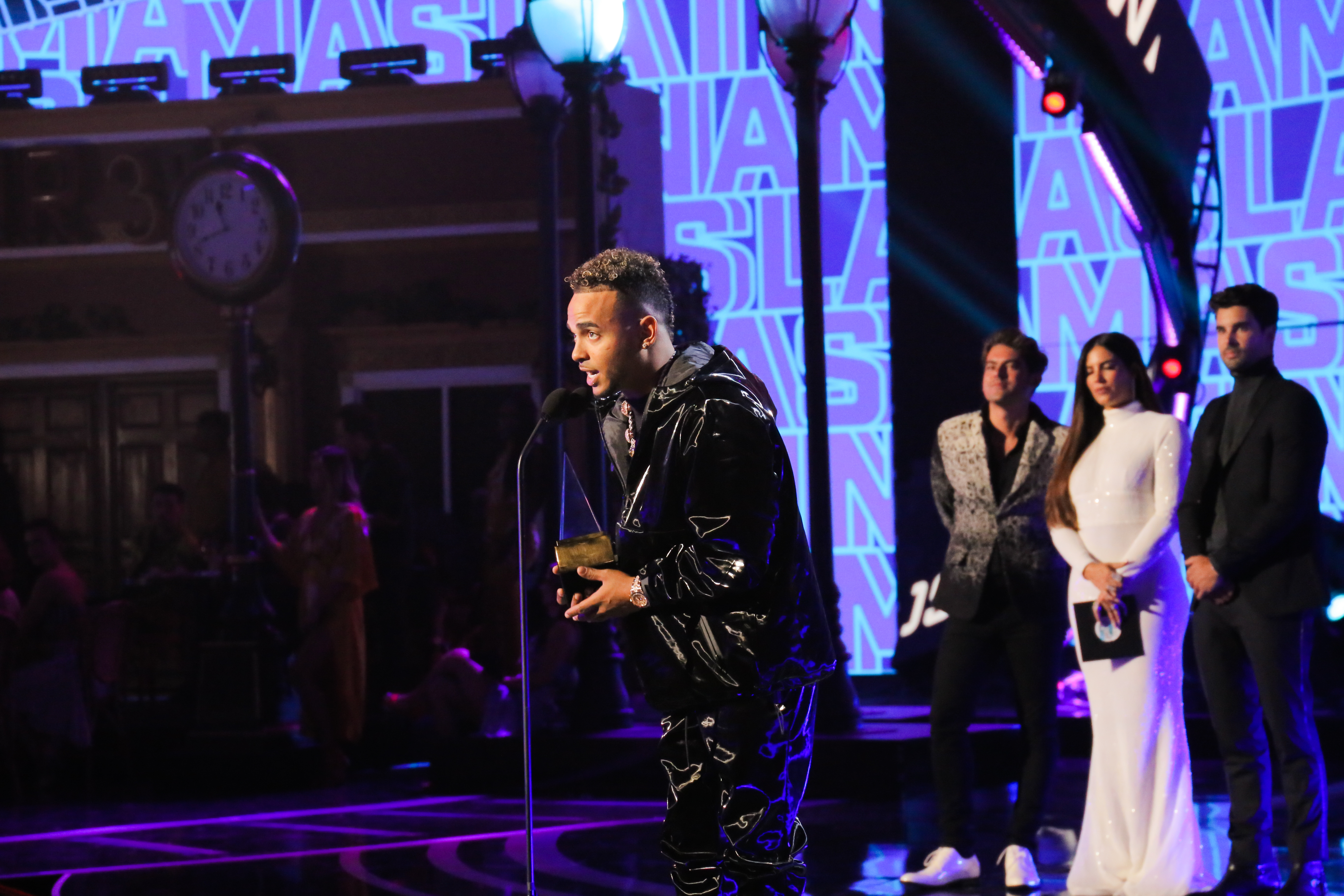 OZUNA se lleva dos premios Latin American Music Awards
