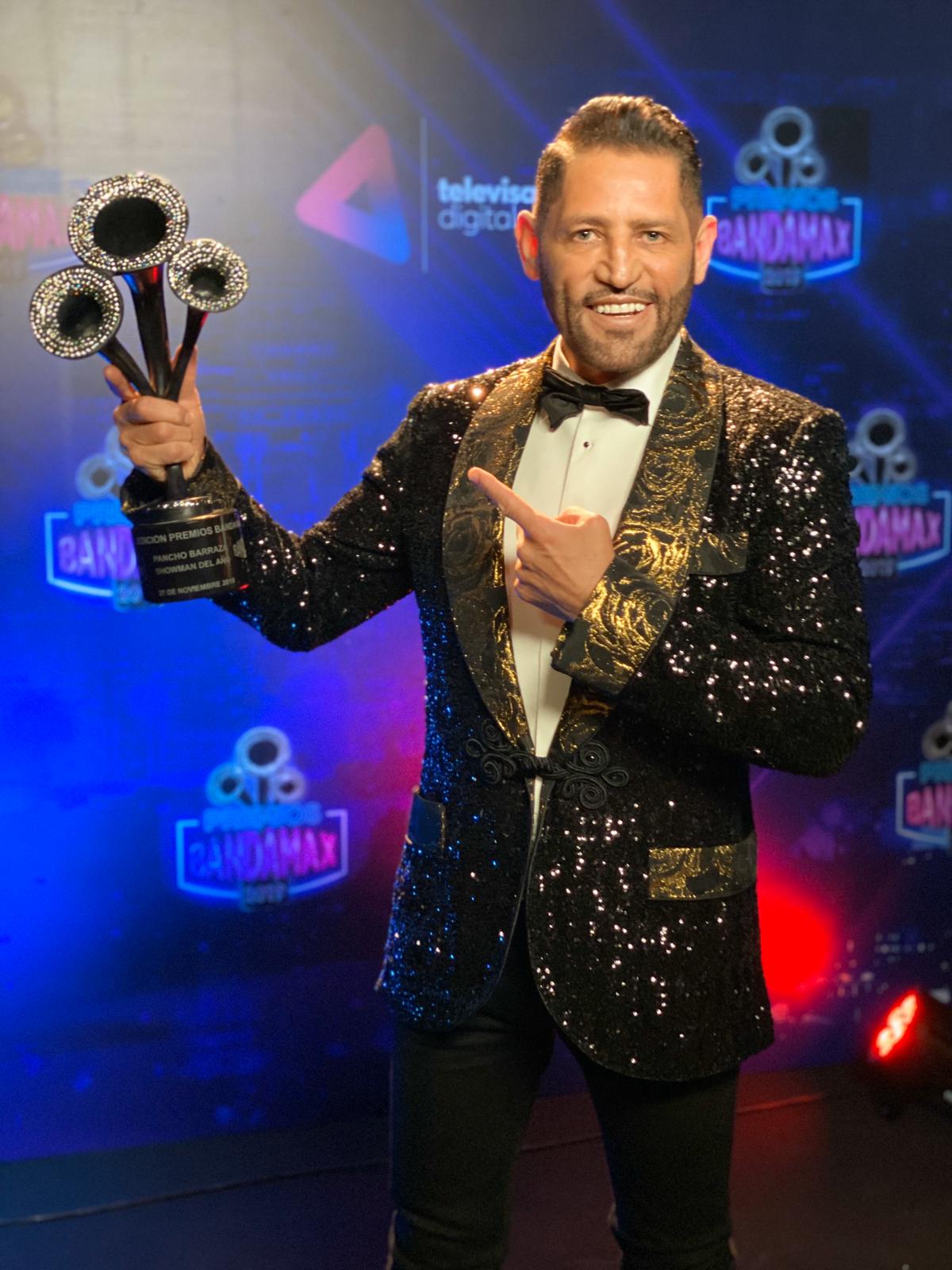 PANCHO BARRAZA recibió reconocimiento a ‘Show de año’