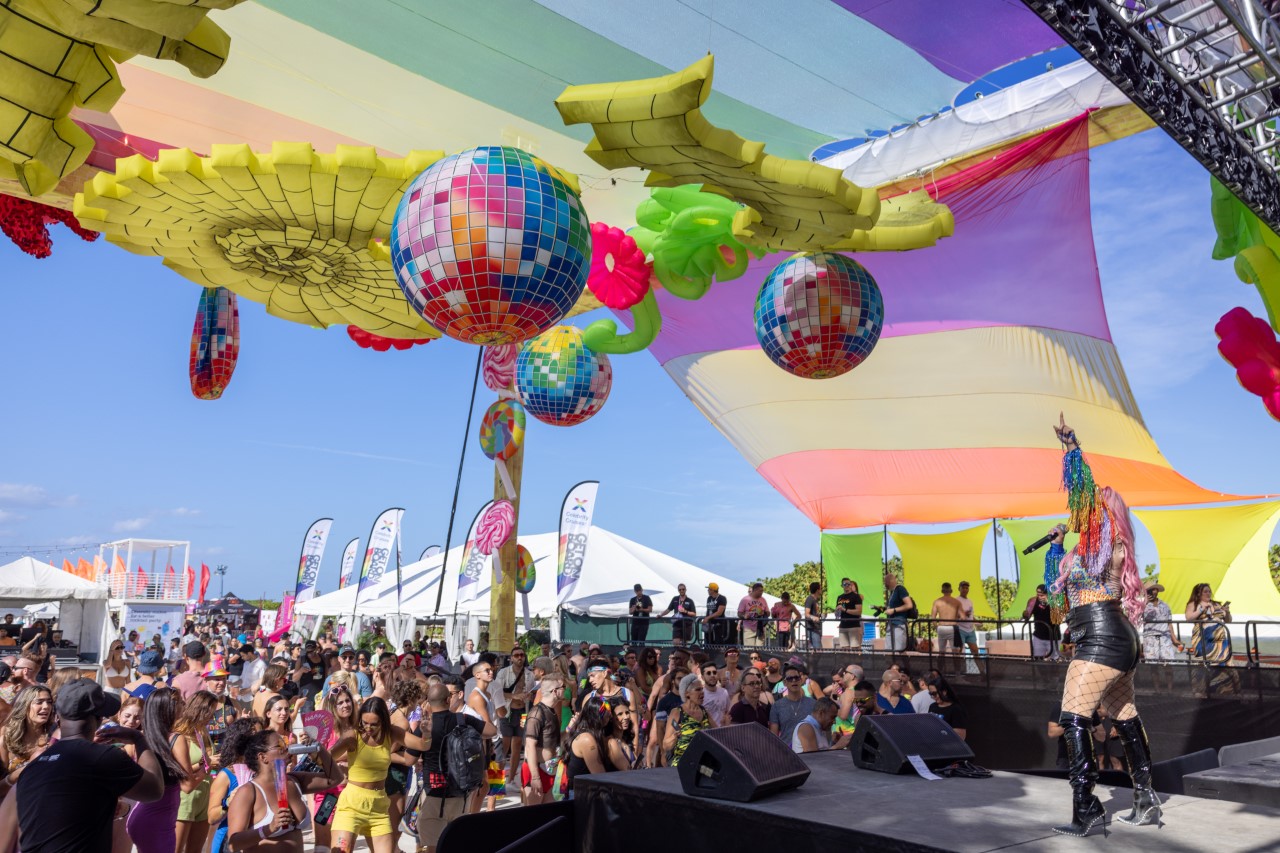 GENESIS DÍAZ prende el escenario de Miami Beach Gay Pride 2022