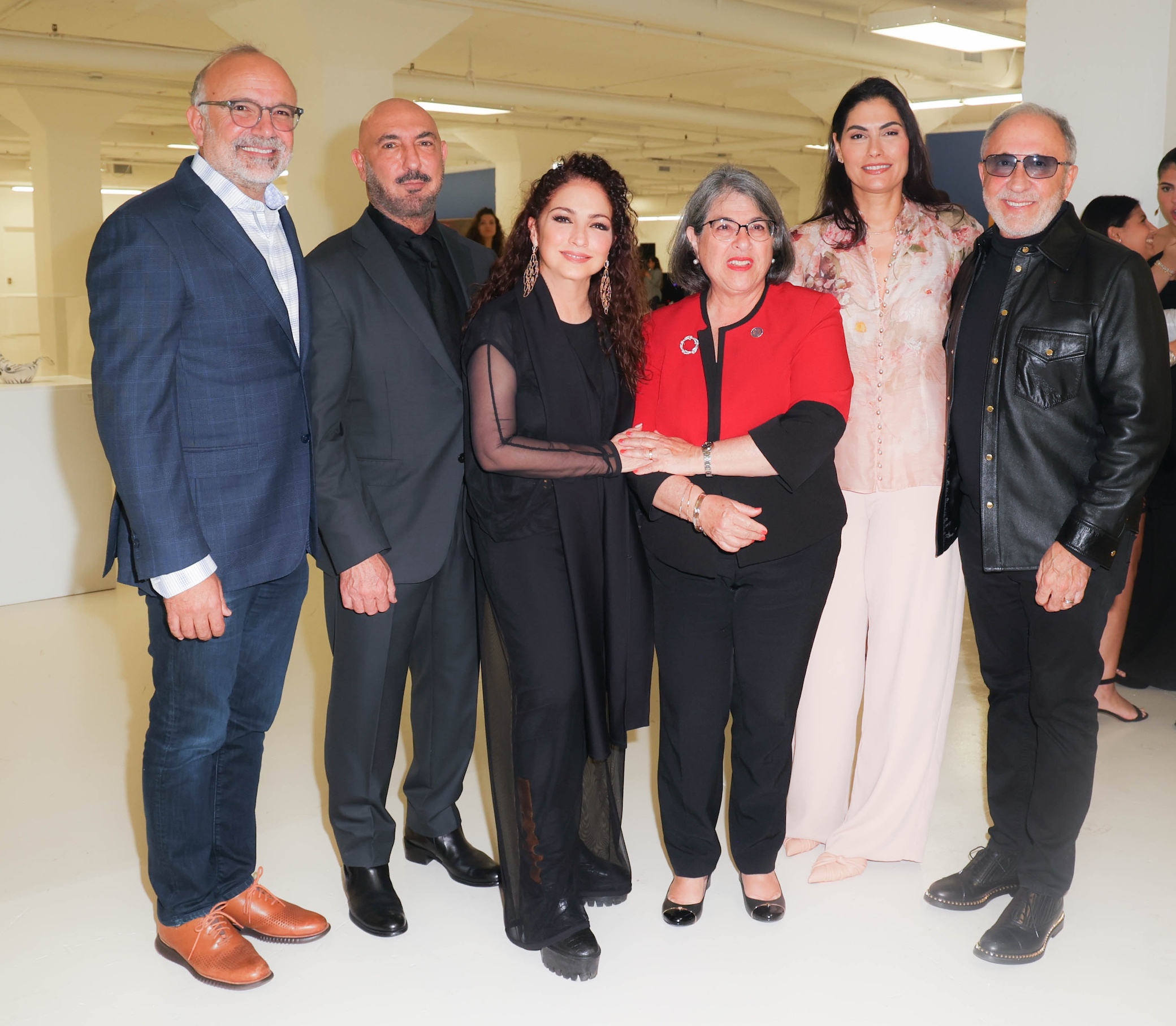 GARY NADER moviliza a artistas y ejecutivos para que Miami sea sede del Latin Grammy
