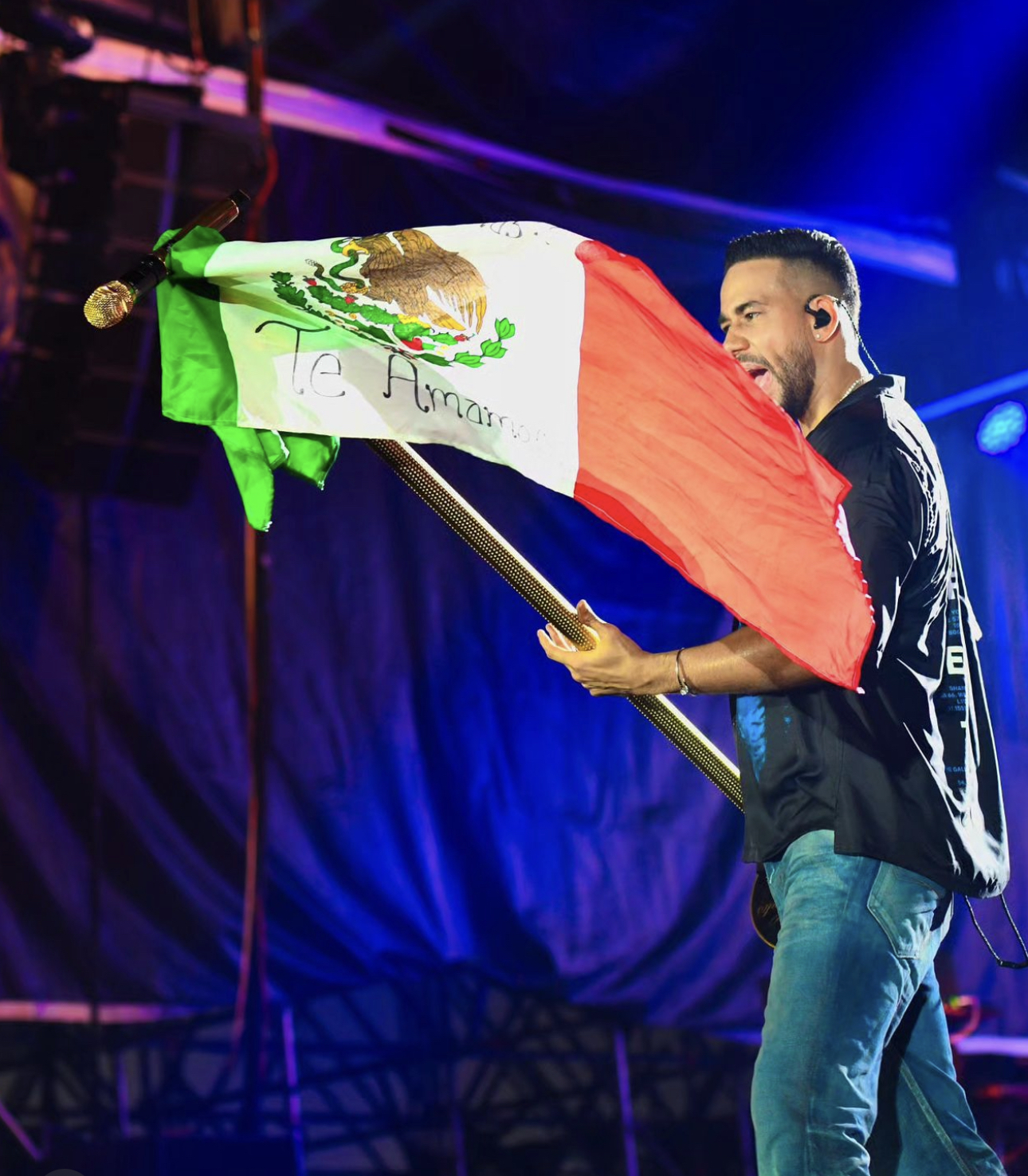 ROMEO SANTOS conquista a México con sus shows