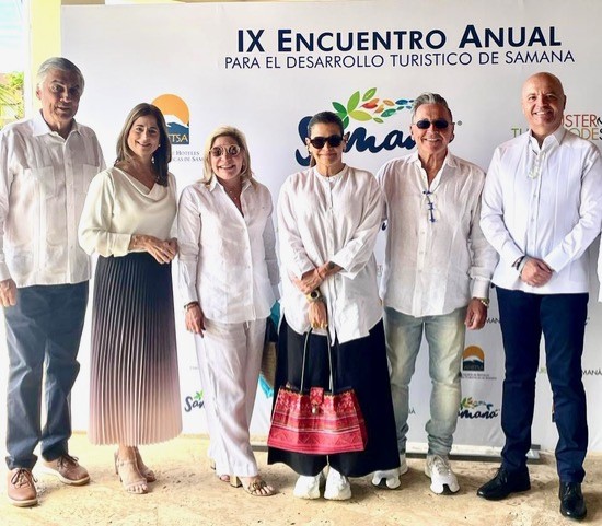 RICARDO MONTANER  presenta la “Escuela Bayacú”  proyecto de The House Project Foundation en el IX  Encuentro para el Desarrollo Turístico de Samaná